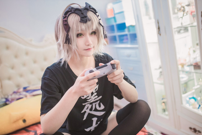 im电竞|“我与祖国共成长”中俄油画展中秋开展(图2) im电竞